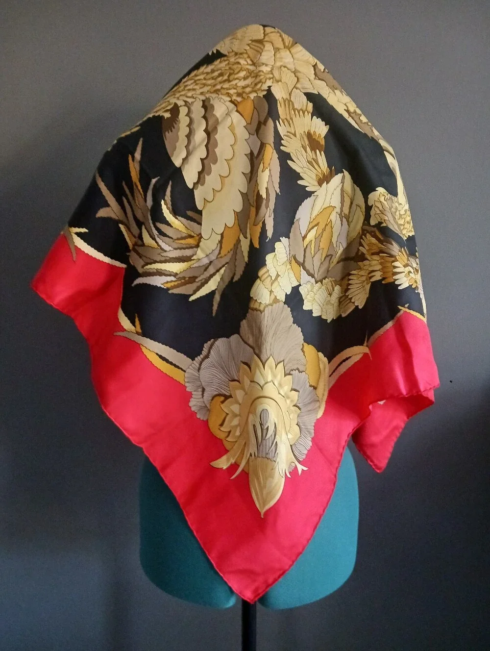 Vintage Hermes Thaiti  Carre 90s Designed By Caty Latham Silk Scarf 35" - Picture 3 of 7